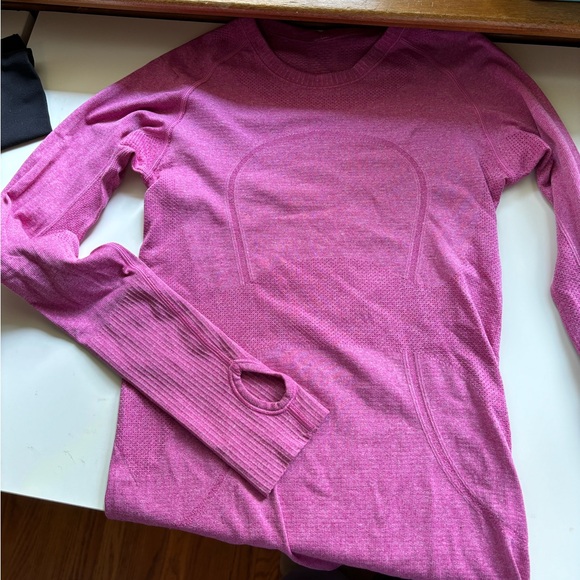 Pink Lululemon Swiftly Tech - Picture 4 of 6